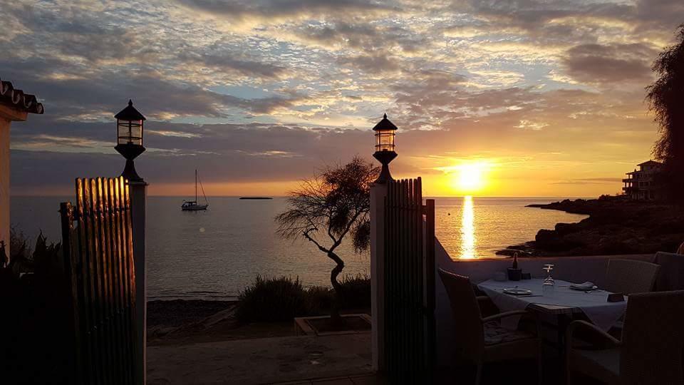 Hostal Restaurante Playa Colonia de Sant Jordi Luaran gambar